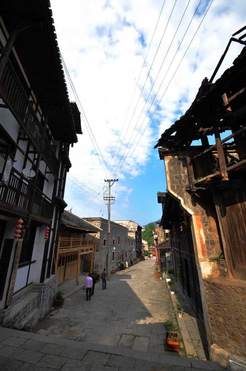 纪录片《荒原上》明日首播
